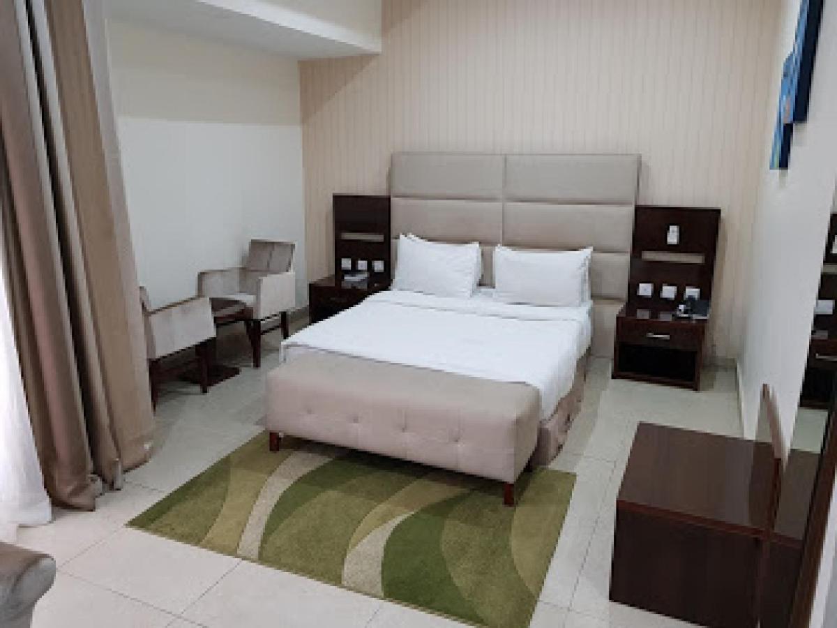 Room In Lodge - Full Moon Hotel Owerri Extérieur photo